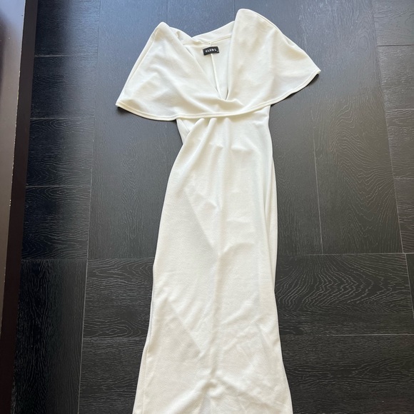 Club L White Cape Overlay White Maxi dress. New - Picture 3 of 6